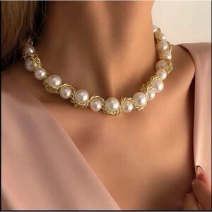 Faux Pearl Beaded Necklace